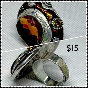 Cocktail ring/statement piece